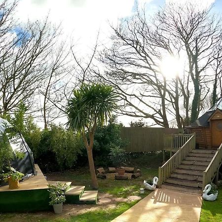 Romantic Treehouse With Hot Tub & Bbq Lodge Praze an Beeble Exterior foto