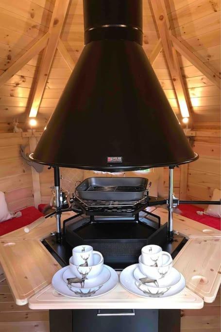 Romantic Treehouse With Hot Tub & Bbq Lodge Praze an Beeble Exterior foto