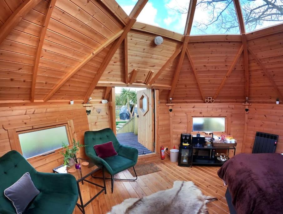 Romantic Treehouse With Hot Tub & Bbq Lodge Praze an Beeble Exterior foto